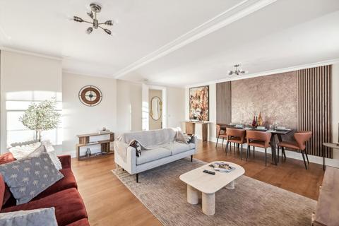 3 bedroom flat to rent, Onslow Square, South Kensington, London, SW7