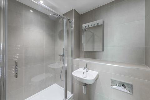 3 bedroom flat for sale, Tollgate Gardens, London, NW6