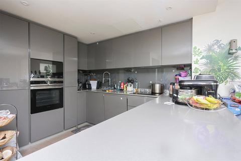 3 bedroom apartment for sale, Aerodrome Road, Beaufort Park, NW9