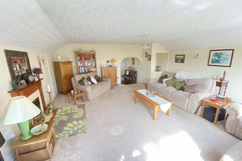3 bedroom detached house for sale, East Williamston, Tenby, Sir Benfro, SA70