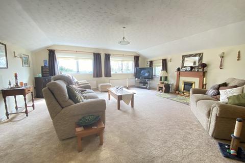 3 bedroom detached house for sale, East Williamston, Tenby, Sir Benfro, SA70