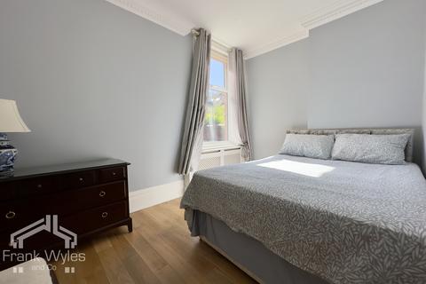 2 bedroom flat to rent, Beach Avenue, Lytham St. Annes