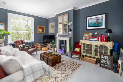 2 bedroom apartment to rent, Highbury Hill, London, N5