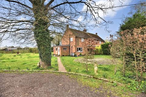 3 bedroom equestrian property for sale, Oak Cottages, Hogshaw, Buckinghamshire.