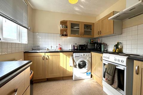 2 bedroom apartment to rent, Charminster Close, Swindon SN3