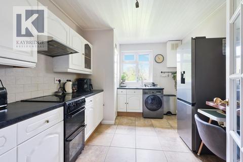 8, Grange Mansions Kingston Road, Epsom, KT17 2AD