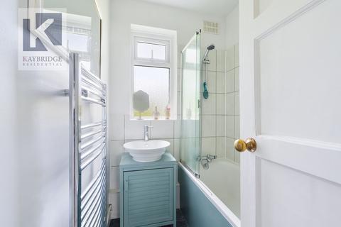 8, Grange Mansions Kingston Road, Epsom, KT17 2AD