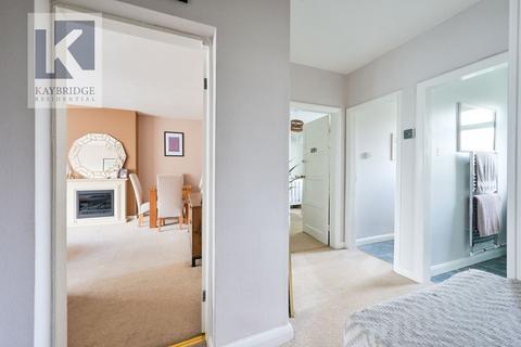 8, Grange Mansions Kingston Road, Epsom, KT17 2AD
