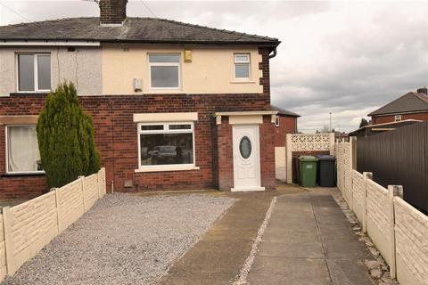 3 bedroom semi-detached house to rent, Atherton, Manchester M46