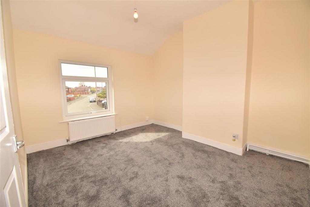 Atherton, Manchester M46 3 bed semidetached house to rent £875 pcm