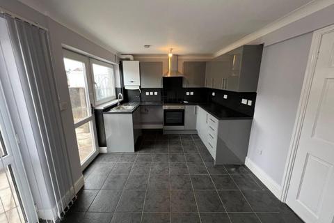 3 bedroom terraced house to rent, 18 Lloyd Road,Treboeth,Swansea