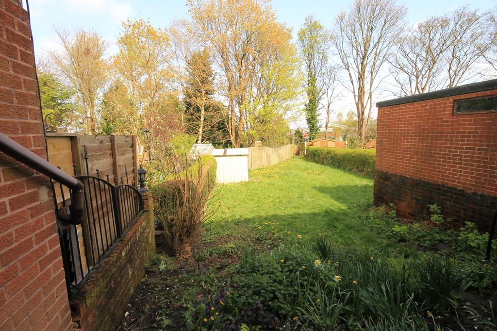 Norton Lees Crescent, Norton Lee... 3 bed semidetached house £1,100