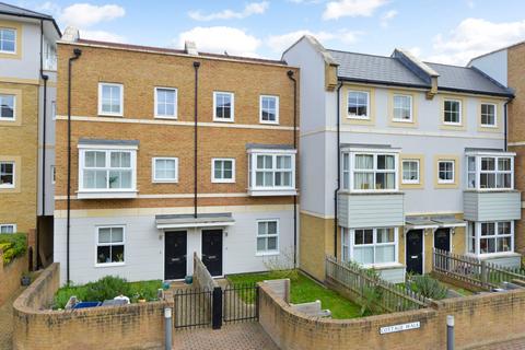 4 bedroom terraced house for sale, Cottage Walk, Surrey GU7