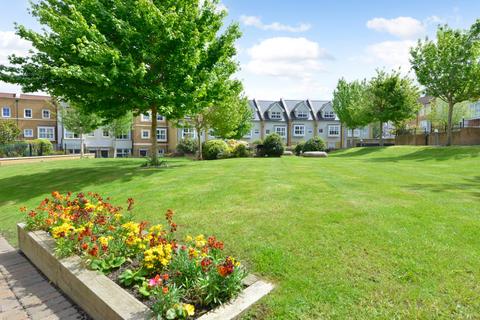 4 bedroom terraced house for sale, Cottage Walk, Surrey GU7