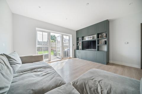 11 Cottage Walk, Godalming, GU7 1DA
