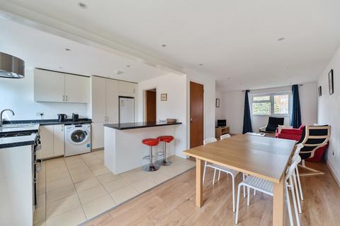 4 Ivy Road, London, E16 1NJ