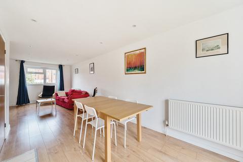 4 Ivy Road, London, E16 1NJ
