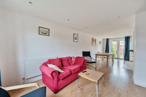 4 Ivy Road, London, E16 1NJ