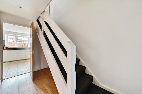 4 Ivy Road, London, E16 1NJ