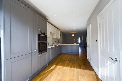 60 Alstone Croft, Cheltenham, GL51 8HA