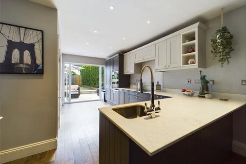 60 Alstone Croft, Cheltenham, GL51 8HA