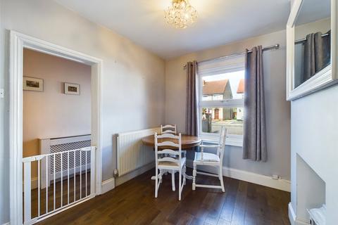 60 Alstone Croft, Cheltenham, GL51 8HA
