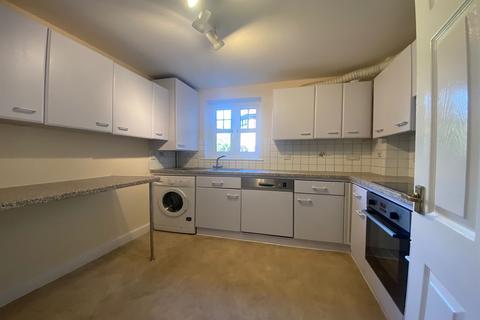 2 bedroom flat to rent, Three Gates Lane, Haslemere, GU27