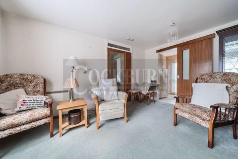 1 bedroom flat for sale, Sycamore Close, Mottingham, SE9