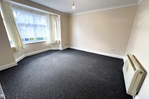 1 bedroom flat to rent, Aldborough Road South, Ilford IG3