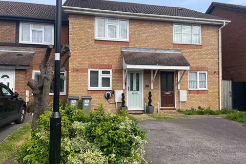 32 Nine Elms Close, Feltham, TW14 9XL