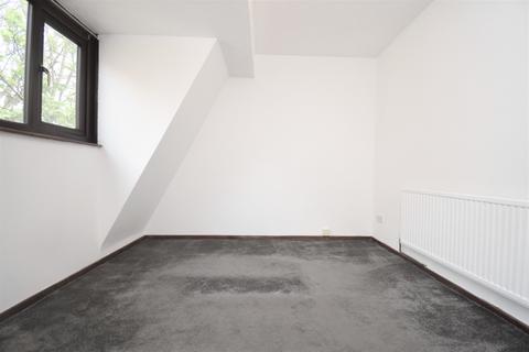 2 bedroom flat to rent, Arthur Street Erith DA8
