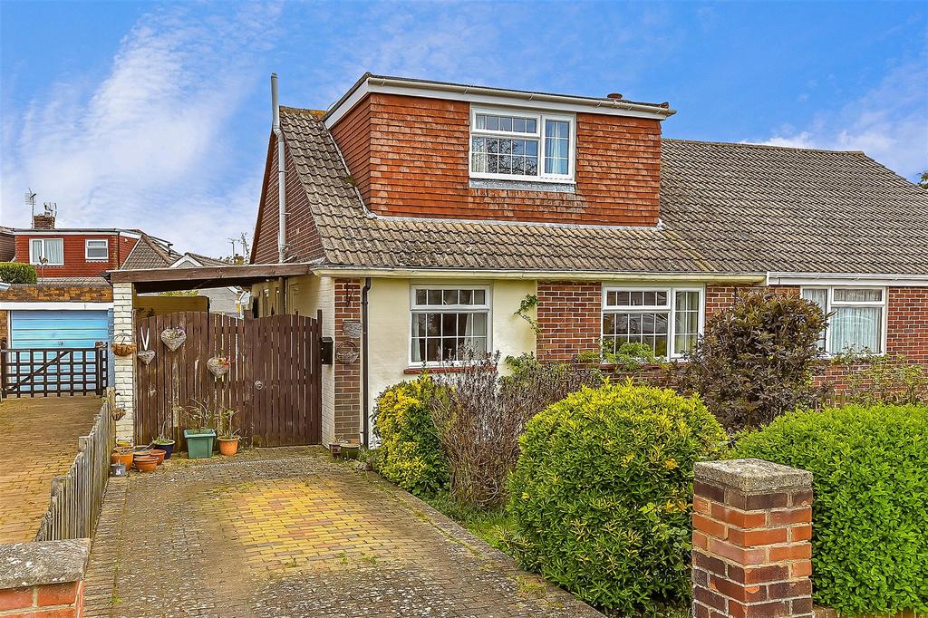 Sunnymead Drive, Waterlooville, Hampshire 3 bed semidetached bungalow