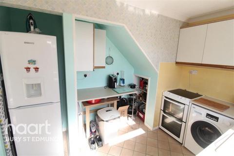 3 bedroom terraced house to rent, Brittons Crescent, Barrow