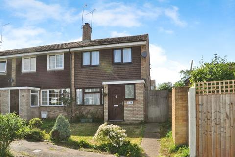 3 bedroom end of terrace house for sale, Linnet Drive, Chelmsford, CM2