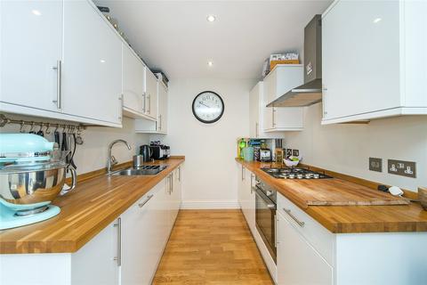 1 bedroom flat for sale, Mantilla Road, London, SW17