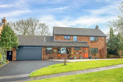 4 bedroom detached house for sale, Hall Close, Whissendine