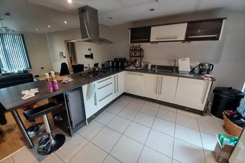 2 bedroom flat to rent, Chapeltown Road, Leeds, West Yorkshire, LS7