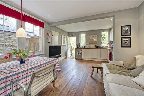 32 Eynham Road, London, W12 0HA