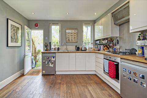 32 Eynham Road, London, W12 0HA