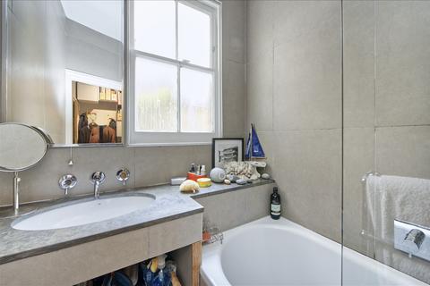 32 Eynham Road, London, W12 0HA