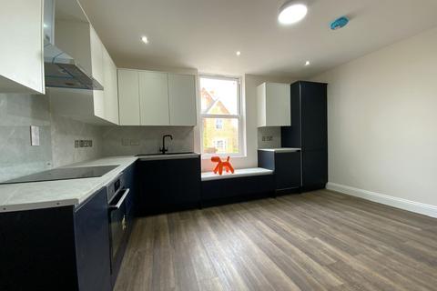 2 bedroom apartment to rent, Stuart Road, High Wycombe, HP13