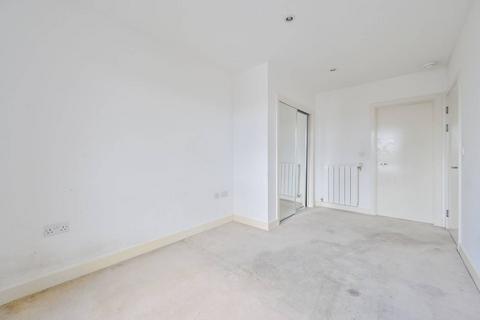 2 bedroom flat for sale, Meadowside, Kidbrooke, London, SE9