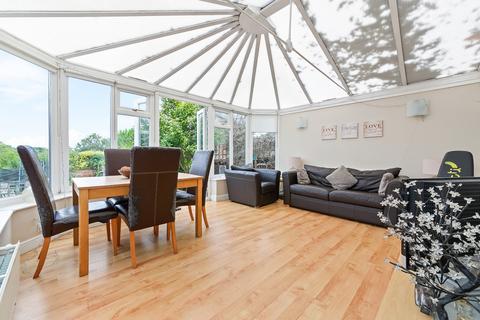 26 Lodge Road, Fetcham, Leatherhead, KT22 9QY