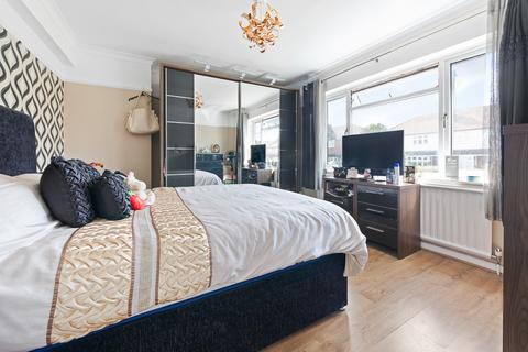 26 Lodge Road, Fetcham, Leatherhead, KT22 9QY