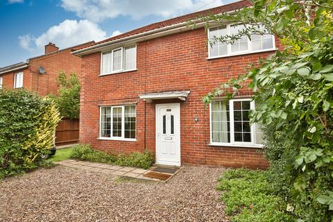 5 bedroom semi-detached house to rent - Bacon Road, Norwich NR2