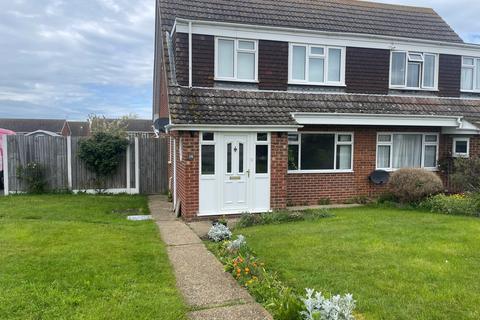 3 bedroom end of terrace house to rent, Nightingale Avenue, Whitstable