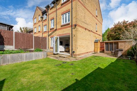 11 Halwick Close, Hemel Hempstead, HP1 1XG