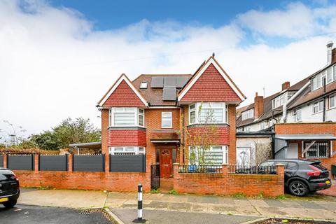 5 bedroom detached house to rent, Dickerage Road, Kingston, Kingston Upon Thames, KT1