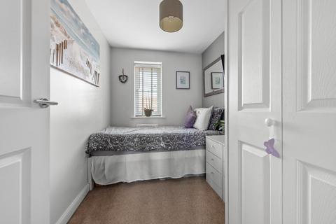 25 Charlesby Drive, Watchfield, Swindon, SN6 8RT