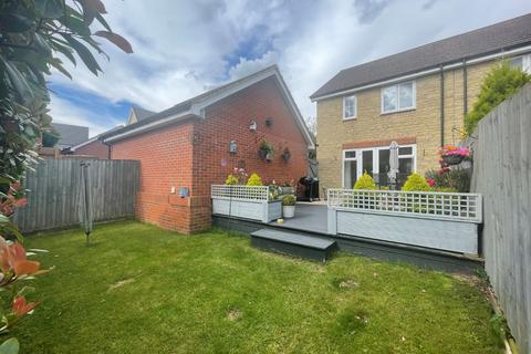 25 Charlesby Drive, Watchfield, Swindon, SN6 8RT